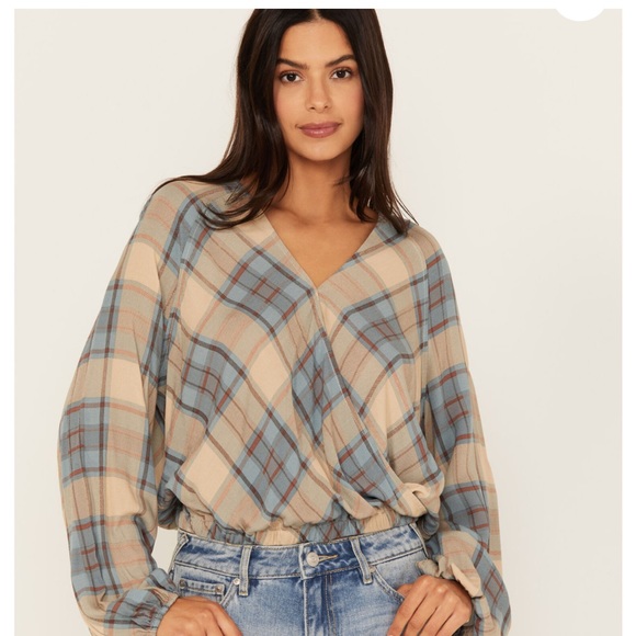 Cleo + Wolf Tops - CLEO + WOLF WOMEN'S PLAID PRINT BLOUSON CROSSOVER TOP. NWT